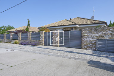 Predaj| Prémiový komplex bývania, podnikania a relaxu na parcele 1920m2 Báč, DS |Exkluzívne |Gofar RK 