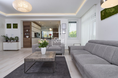 Predaj| Prémiový komplex bývania, podnikania a relaxu na parcele 1920m2 Báč, DS |Exkluzívne |Gofar RK 