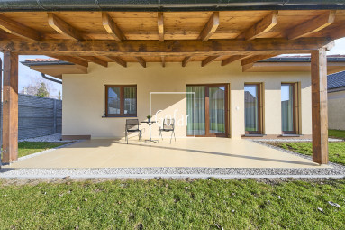 Predaj| Priestranný (131m2) zariadený 4iRD so záhradou v Kyselici len 5 min od R7 | Gofar |Exkluzívne