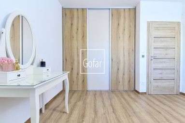 Predaj| Priestranný (131m2) zariadený 4iRD so záhradou v Kyselici len 5 min od R7 | Gofar |Exkluzívne