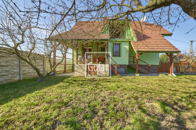 Predaj| Samostatne stojaci RD s garážou+garáž s letnou kuchynkou+veľká záhrada v tichej lokalite obce Kyselica, okres DS |Gofar |Exkluzívne