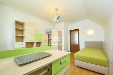 Predaj| Samostatne stojaci RD s garážou+garáž so skladom+veľká záhrada v tichej lokalite obce Kyselica, okres DS |Gofar |Exkluzívne