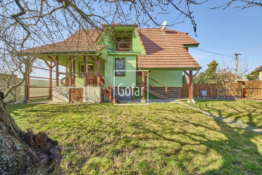 Predaj| Samostatne stojaci RD s garážou+garáž so skladom+veľká záhrada v tichej lokalite obce Kyselica, okres DS |Gofar |Exkluzívne