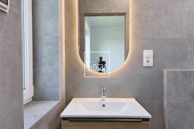 REZERVOVANÝ! Na predaj | Vzorový 4i RD so 7 ročnou zárukou s veľkou záhradou a parkovaním pre štyri autá | Gofar | Exkluzívne