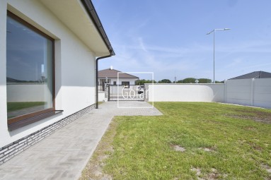 REZERVOVANÝ! Na predaj | Vzorový 4i RD so 7 ročnou zárukou s veľkou záhradou a parkovaním pre štyri autá | Gofar | Exkluzívne