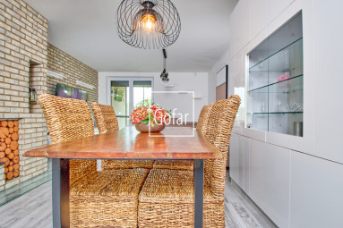 REZERVOVANÝ! Predaj| Priestranný 4-izbový rodinný dom s bazénom, terasou a garážou v novej tichej lokalite, Veľký Meder |Gofar |Exkluzívne