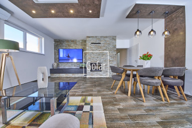 Predaj| 4i RD s veľkou terasou, garážou a strategicky výbornou lokalitou na R7 (cca 2 min) – Holice, DS |Gofar |Exkluzívne