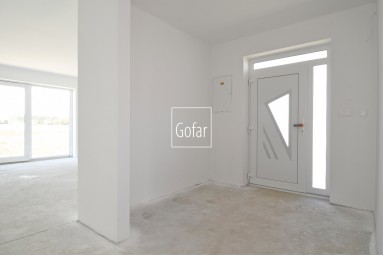 Gofar - Exkluzívne na predaj - Veľký rodinný dom (105m2) so záhradou, terasou (23m2) a dvomi parkovacími státiami v cene, BAKA okr. DS