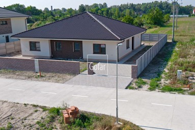 Gofar - Exkluzívne na predaj - Veľký rodinný dom (105m2) so záhradou, terasou (23m2) a dvomi parkovacími státiami v cene, BAKA okr. DS