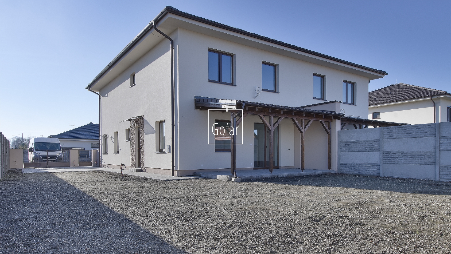 Predaj 3i byt s extra veľkou záhradou, terasou + 2 parkovacie státia, Baka, okr. DS | Exkluzívne | GOFAR 