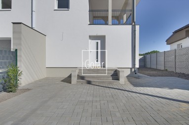 GOFAR | Predaj veľkého (128m2) 3i bytu ako súčasť dvojdomu+terasy+parkovacie státie, Trstená na Ostrove, okr. DS |Exkluzívne