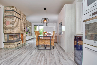 Predaj| Priestranný 4-izbový rodinný dom s bazénom, terasou a garážou v novej tichej lokalite, Veľký Meder |Gofar |Exkluzívne