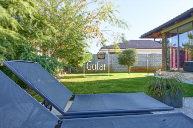 Predaj| Priestranný 4-izbový rodinný dom s bazénom, terasou a garážou v novej tichej lokalite, Veľký Meder |Gofar |Exkluzívne