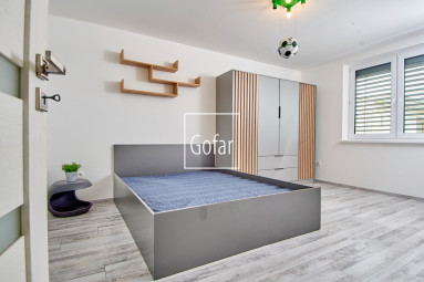 Predaj| Priestranný 4-izbový rodinný dom s bazénom, terasou a garážou v novej tichej lokalite, Veľký Meder |Gofar |Exkluzívne