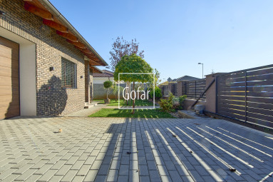 Predaj| Priestranný 4-izbový rodinný dom s bazénom, terasou a garážou v novej tichej lokalite, Veľký Meder |Gofar |Exkluzívne