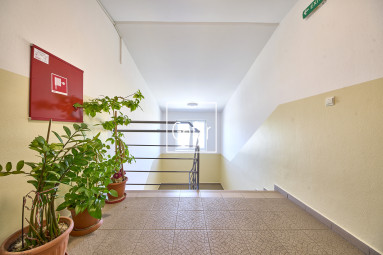 Predaj| Štýlový 2i byt s balkónom (výhlad na Kamzík) a privátnym parkovaním + vlak na pešo - Alžbetin Dvor-Miloslavov| Gofar |Exkluzívne