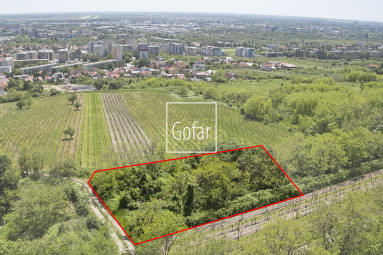 Exkluzívne | GOFAR | Predaj - Slnečný pozemok (814m2) s nádherným výhľadom na Bratislavu
