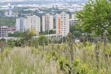 Exkluzívne | GOFAR | Predaj - Slnečný pozemok (814m2) s nádherným výhľadom na Bratislavu