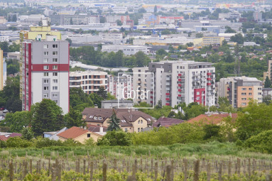 Exkluzívne | GOFAR | Predaj - Slnečný pozemok (814m2) s nádherným výhľadom na Bratislavu
